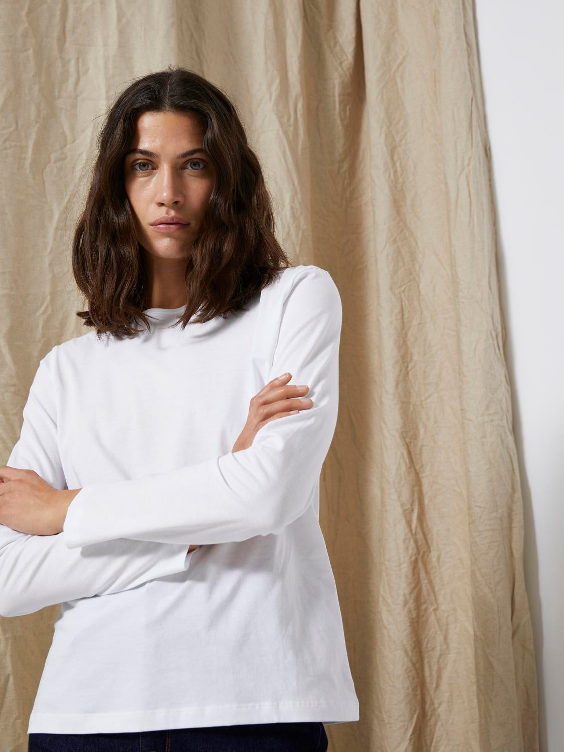 model_shot-front_full